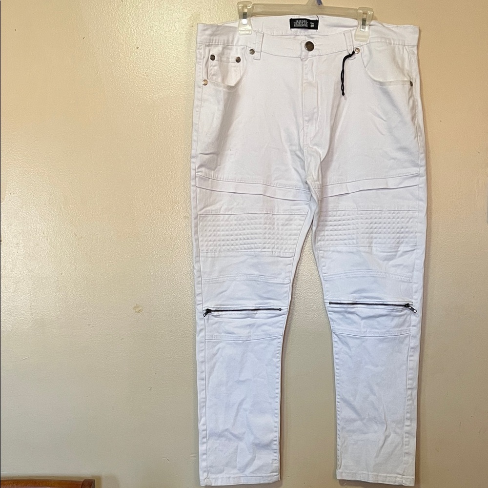 Men's White Skinny Jeans with Zipper Accents